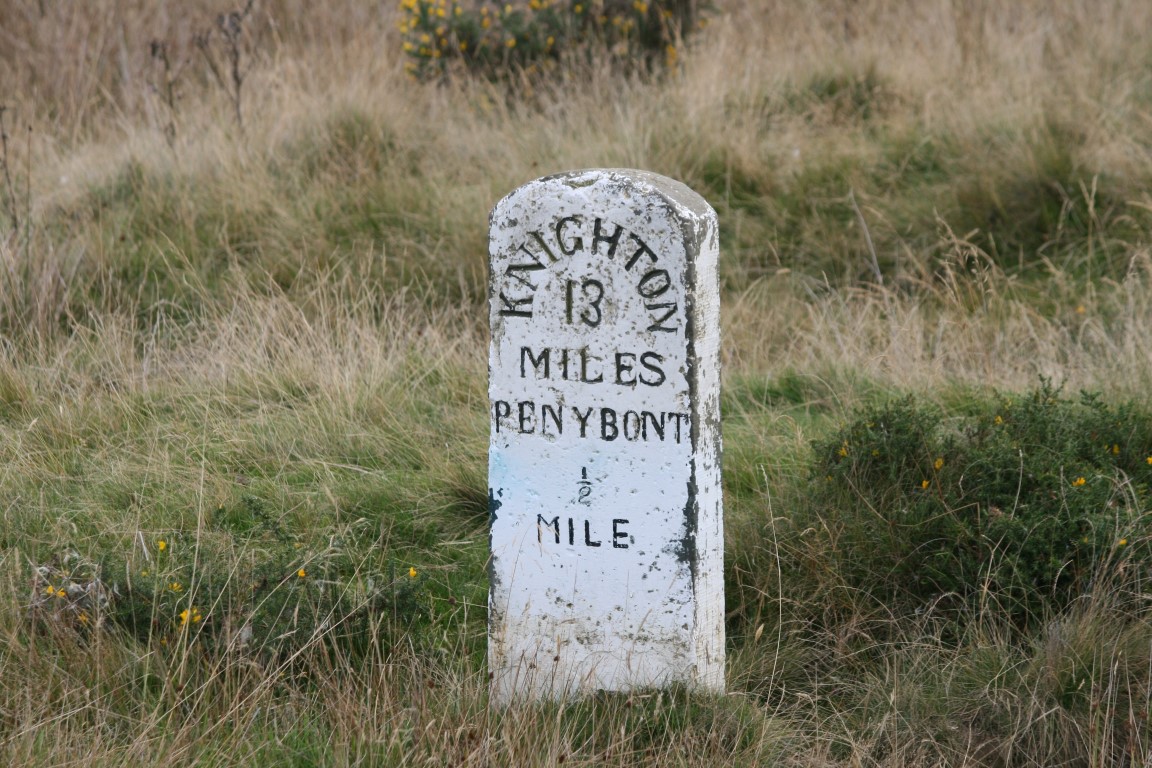 Location Milestone between Penybont and Knighton